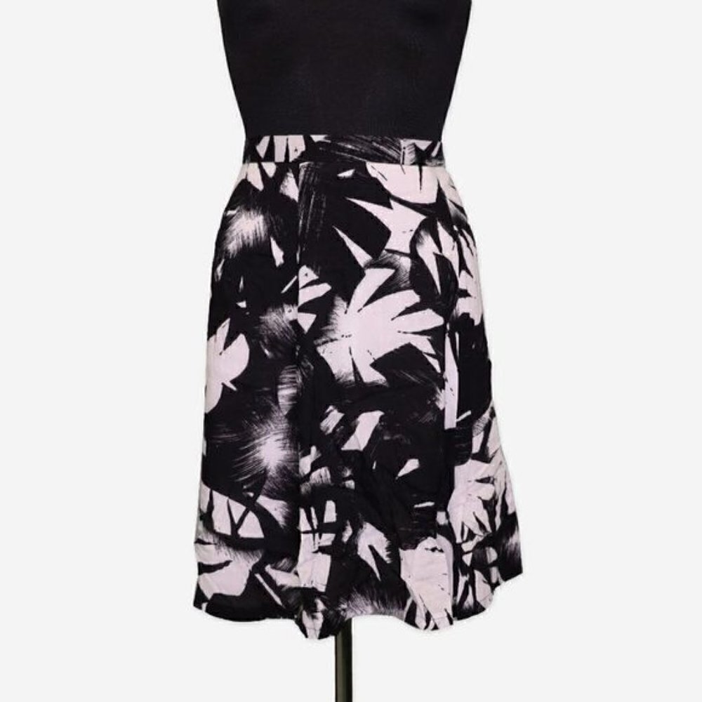 NWOT Floral Circle Skirt Sz L